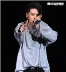 MTV「最強音」演唱會最強嘻哈之夜，韓國新星DEAN表演精彩歌曲。（記者邱榮吉/攝影）