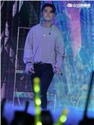 MTV「最強音」演唱會最強嘻哈之夜，韓國新星DEAN表演精彩歌曲。（記者邱榮吉/攝影）