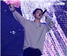 MTV「最強音」演唱會最強嘻哈之夜，韓國新星DEAN表演精彩歌曲。（記者邱榮吉/攝影）