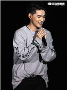 MTV「最強音」演唱會最強嘻哈之夜，韓國新星DEAN表演精彩歌曲。（記者邱榮吉/攝影）