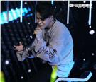 MTV「最強音」演唱會最強嘻哈之夜，韓國新星DEAN表演精彩歌曲。（記者邱榮吉/攝影）