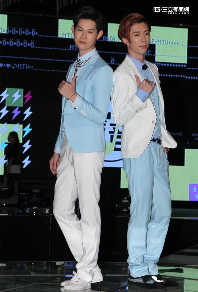 MTV「最強音」演唱會最強嘻哈之夜主持人廖允杰、夏和熙。（記者邱榮吉/攝影）