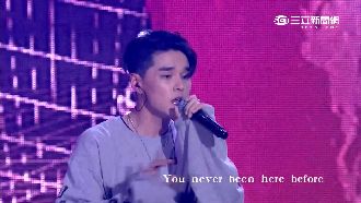 韓歌手DEAN登台開唱　粉絲飽耳福