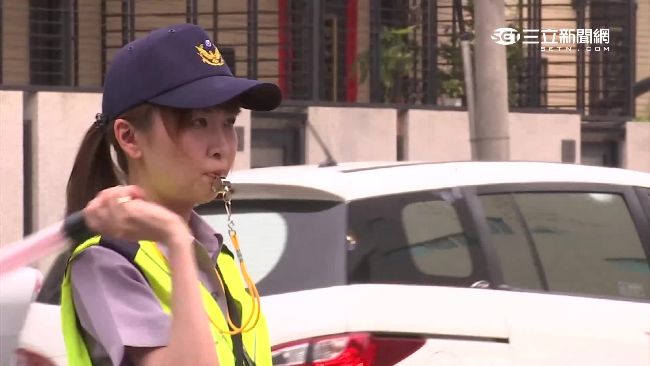 婦違規轉還逆向　寫信感謝俏女警開罰