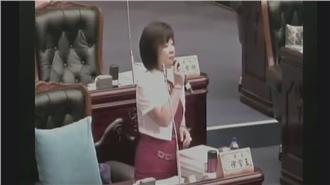 東華學生遭驅離　議員將議場當KTV