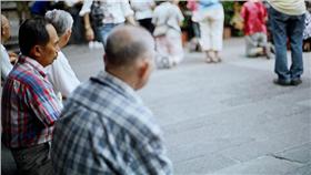 老人（圖／翻攝自SungHsuan Wang,Flickr）https://www.flickr.com/photos/wasimark/