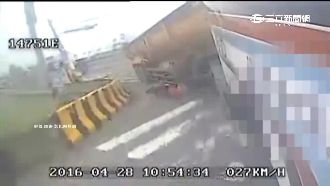驚悚影像曝光！婦遭砂石車輾爆頭慘死