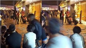 高雄大魯閣草衙道外牆剝落／爆料公社