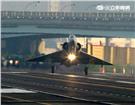 空軍幻象2000-5型戰機是大型三角翼、無尾翼、單發動機構型的軍用飛機， 主武器是固定2門30mm機關炮和9個掛載武器硬點，硬點上可以裝載的除了4發空對空飛彈以外，通常是炸彈、空對地飛彈或是空對艦飛彈等。（記者邱榮吉/攝影）