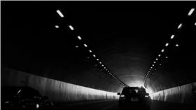 隧道
https://www.flickr.com/photos/pinz0818/7661948034/in/photolist-cF4udj-bz4tMz-9uhtJj-kkV8sh-dBn97Z-bm9zDA-uAZay-kkTvAZ-9uet2T-9uhtDd-pT42CR-9uhtFo-dE7fzs-87nsq9-9uesTz-bz4sMT-d8KUP7-9uhtNj-9uhtPG-5E62gC-dBsy6y-dBsyju-a1tdjJ-9RPn2H-p6aKMX-qQYFMV-nK4HzY-dBn8vR-eexEkQ-rBsYjH-47KwWA-bm9xy3-3JgH9B-oah2cg-87nrRN-eex5iN-a1tesU-kkTq8p-mgsT57-mGY9c4-mGZRw6-eexKcb-kZwUac-qx77AZ-vUXLtv-uXWM6U-vUkF8j-qR4o9E-vUXLEH-57cvUb