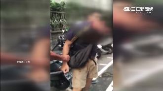 男大白天偷拍正妹裙底　民眾合力逮狼