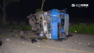 兄弟尋仇不成先送命　貨車撞樹致2死