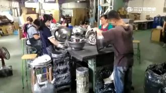 過世員工當家人　暖心老闆僱憨兄妹！