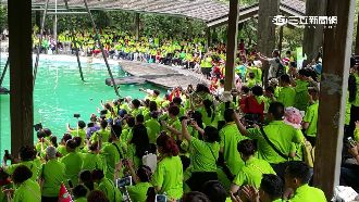 4千人陸團同時來台　半天掃光商店街