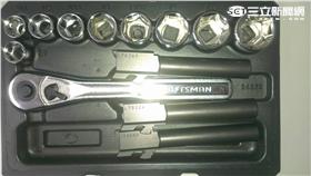 陳男夾帶3支克拉克制式槍管回台（翻攝畫面）