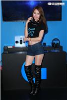 正妹Apnil小小兵團。（記者邱榮吉/攝影）