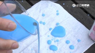 蔡阿嘎玩實驗　防水噴霧雨天免驚