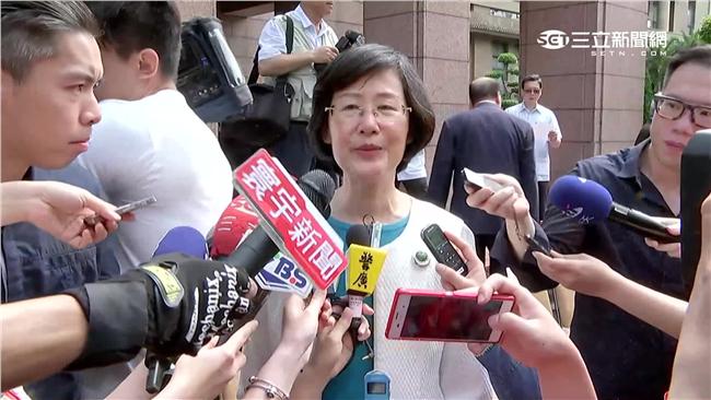小燈泡母批法務部　羅瑩雪：她不了解