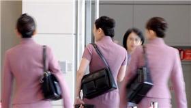 空姐https://www.flickr.com/photos/jsloswewe/1447113342/in/photolist-9y3cmj-3cSQo3-fYPmkd-7qeZdD-7uVvK6-tPuhtB-diFVwi-3iRJbB-7yxbVz-7jU4sA-7jU4qs-49TECi-3ao1pr-7zewxj-diFV7F-7zpS63-7p9KNb-7z7ZWm-dDPy7Y-BCp2oL-4E5jdH-yF56sB-B1zd3w-zLXHu3-A3oVUN-wpcfQm-A4xTWZ-zM3bgn-z7w1jS-rGvmHJ-GUHbfG-4E5f4t-7kPQNc-AvbB1E-8Fc1e-8ExNru-4qHyQ1-5Rg8LY-5oViLX-5F9QKZ-8Humby-3ao1AP-9nGLz7-zM3bcz-5SRNGR-zrL2hM-zrDFCu-zHawJj-zHavBj-zHaxps/