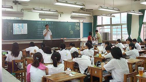 演習演半天　地震來卻要學生「坐好」