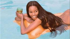 ▲花花公子轉型，非裔美人尤珍納成年度女郎（圖／翻攝自Eugena Washington twitter）
