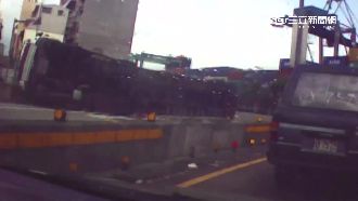 貨櫃車轉彎往外翻　專家解密如何保命
