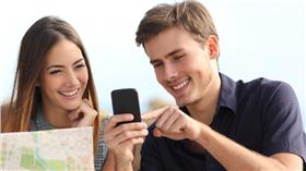 上網sim卡吃到飽，出國不用再到處找 wifi 。（圖／KKday提供）