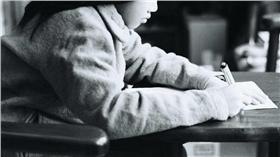 寫字
https://www.flickr.com/photos/24675156@N07/2333533927/in/photolist-4ycYkz-53BBvP-iJCFUf-cvAucG-8iezmN-7x4HSM-gX16um-8ibayP-8ibnbk-6Q8nZY-8ieDpQ-8ieyzS-8ieCKd-4i7VHq-8ibiVn-8ieEqs-7ezNpN-8ieuGC-8iescb-8ieohY-8ibiax-8ibjLn-8iewCw-8ieEdL-p1DwbP-8ibo7V-8iepgL-8ieypo-8iexGb-8iew1q-8ibmvz-7KatLX-8ibjW4-8ibrtD-5ALnKx-8ibioz-8ibk8T-8ieqQj-8ib9ki-8ibkF2-EhL6s-8ieyXs-8iexe1-8ibhL8-8ibb3P-8ieALG-8iexpS-5wa3yN-vZ24Kz-8ibrHV