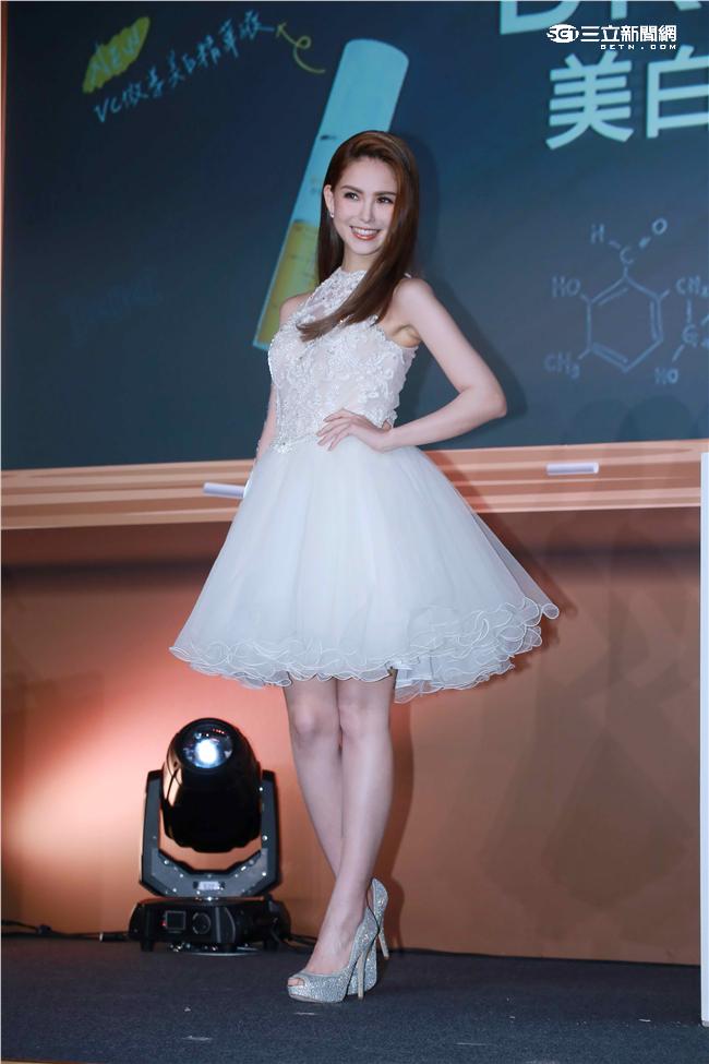 20160516-昆凌出席DR.WU美白記者會