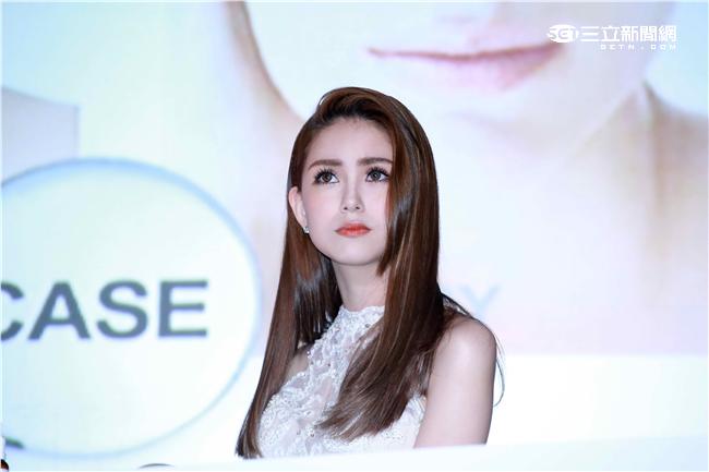 20160516-昆凌出席DR.WU美白記者會