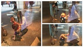 陸客在香港免稅店門口拉屎／臉書Hermione Jean Ching