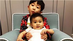 咘咘,迪寶,賈靜雯,修杰楷,衛斯理,朱芯儀-翻攝自朱芯儀臉書