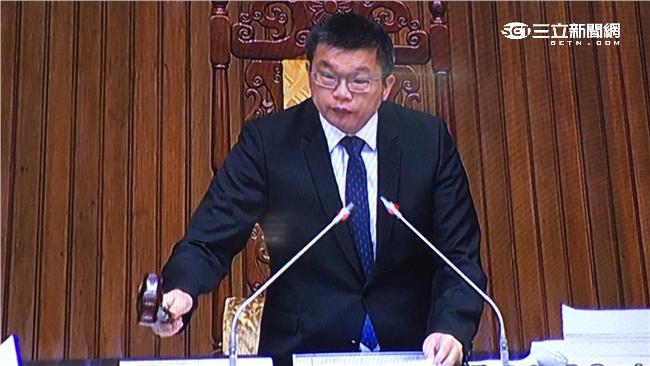 不黑箱！立院三讀　課審會納學生代表