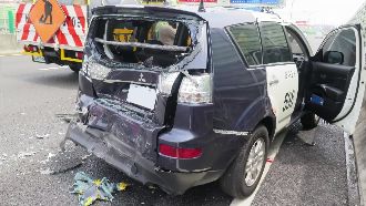 警察處理車禍挨撞　頭破骨折縫20針