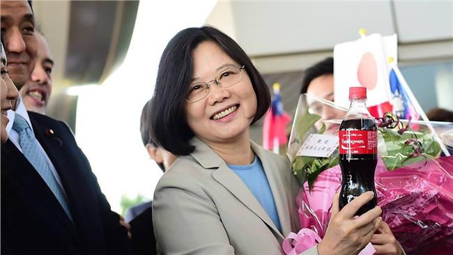 小英聲望、不滿意度↑　小周董揭原因