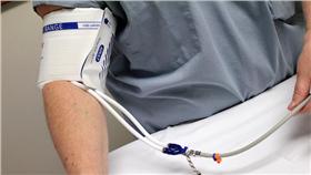 量血壓／flickr.cc
https://www.flickr.com/photos/quinnanya/5645559731