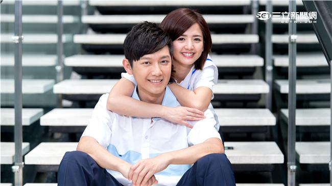 俞昊翔、臧芮軒合體「制服大賞」放閃