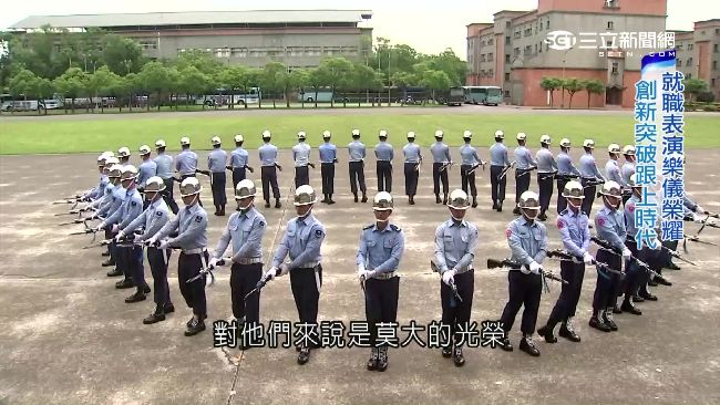 為520就職典禮排練　他們熱到暈！