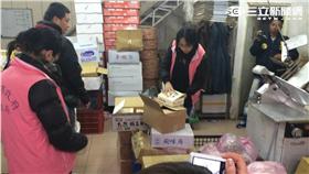 ▲新北市政府衛生局會同中央配合檢警搜查「漁洋國際股份有限公司」（圖／新北市衛生局）