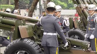 影／520務求完美　禮砲連實彈排練
