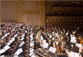 大提琴、樂手、亞特蘭大交響樂團、演奏廳、珍．利特 （圖／翻攝自每日郵報）