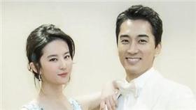 宋承憲,劉亦菲　圖／翻攝自宋承憲微博