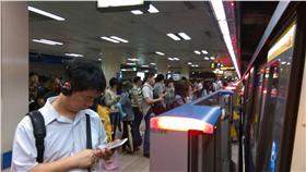 ▲台北捷運今早卡卡　影響3萬1千人（圖／市議員戴錫欽辦公室提供）