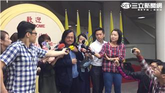 撒冥紙「可愛台北人」　林洲民藏怒氣