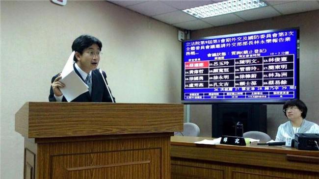 綠委要求國防部　通令全軍效忠蔡英文