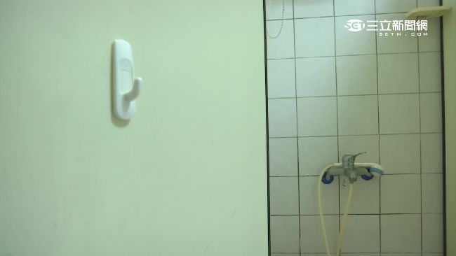 十度潛入台大宿舍　他偷拍男大生洗澡