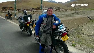 一圓年少夢！秦嗣林騎重機遠征歐洲
