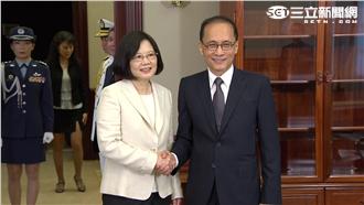 新閣揆上任！林全高舉右手宣讀誓詞