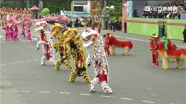 蔡英文就職　大選競爭對手貼天燈照