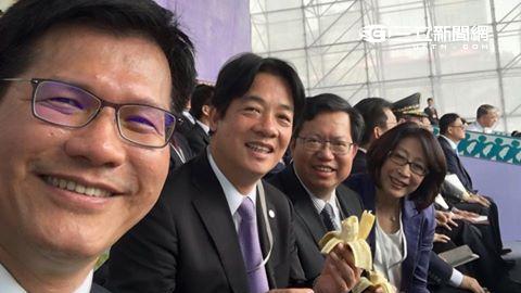 林佳龍po照　賴清德、鄭文燦吃香蕉
